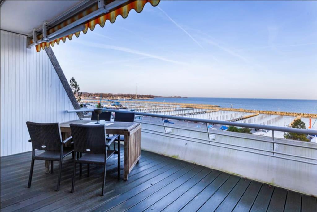 Panoramablick Und Den Strand Direkt Vor Der Tuer Apartment Kiel Bagian luar foto